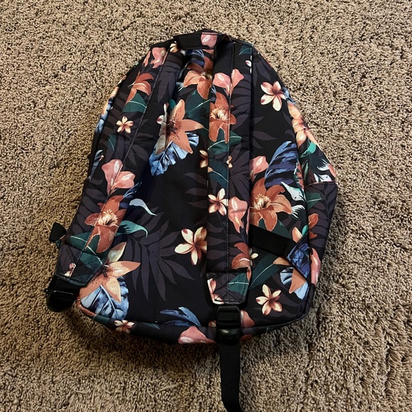 tillys backpack - Picture 3 of 5